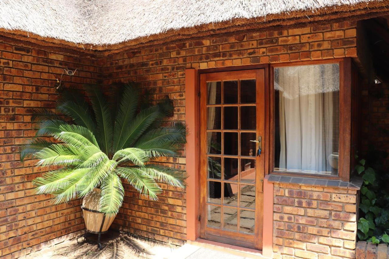 Khaya Africa Guesthouse Midrand Buitenkant foto