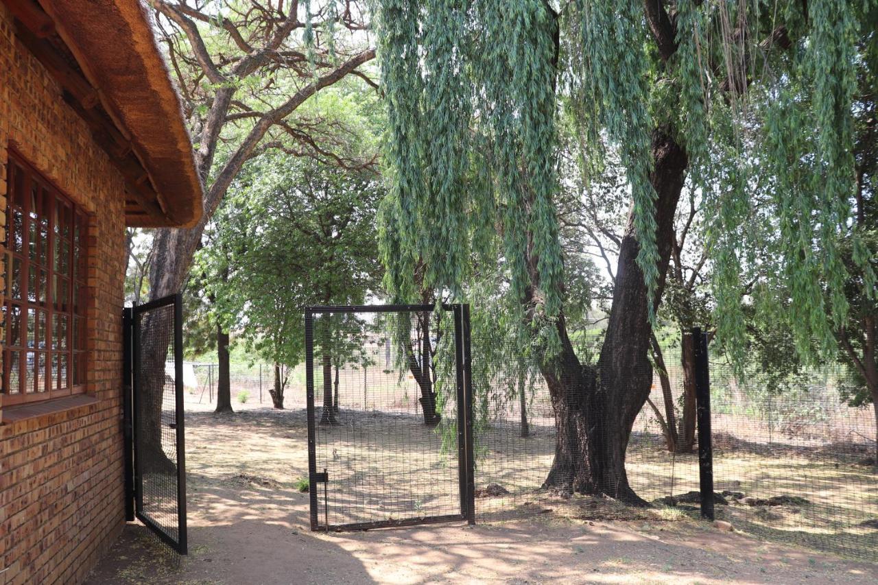 Khaya Africa Guesthouse Midrand Buitenkant foto