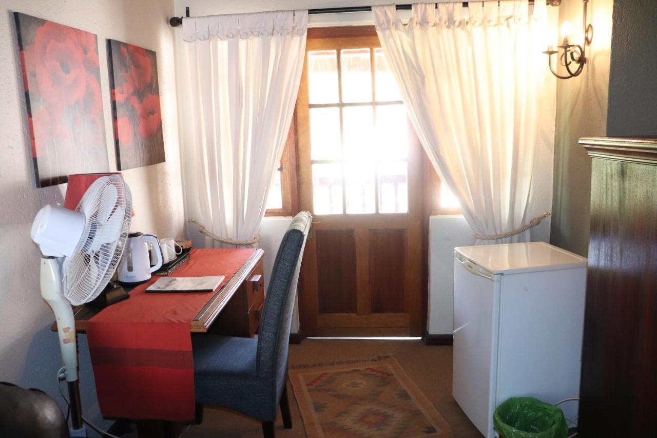 Khaya Africa Guesthouse Midrand Buitenkant foto