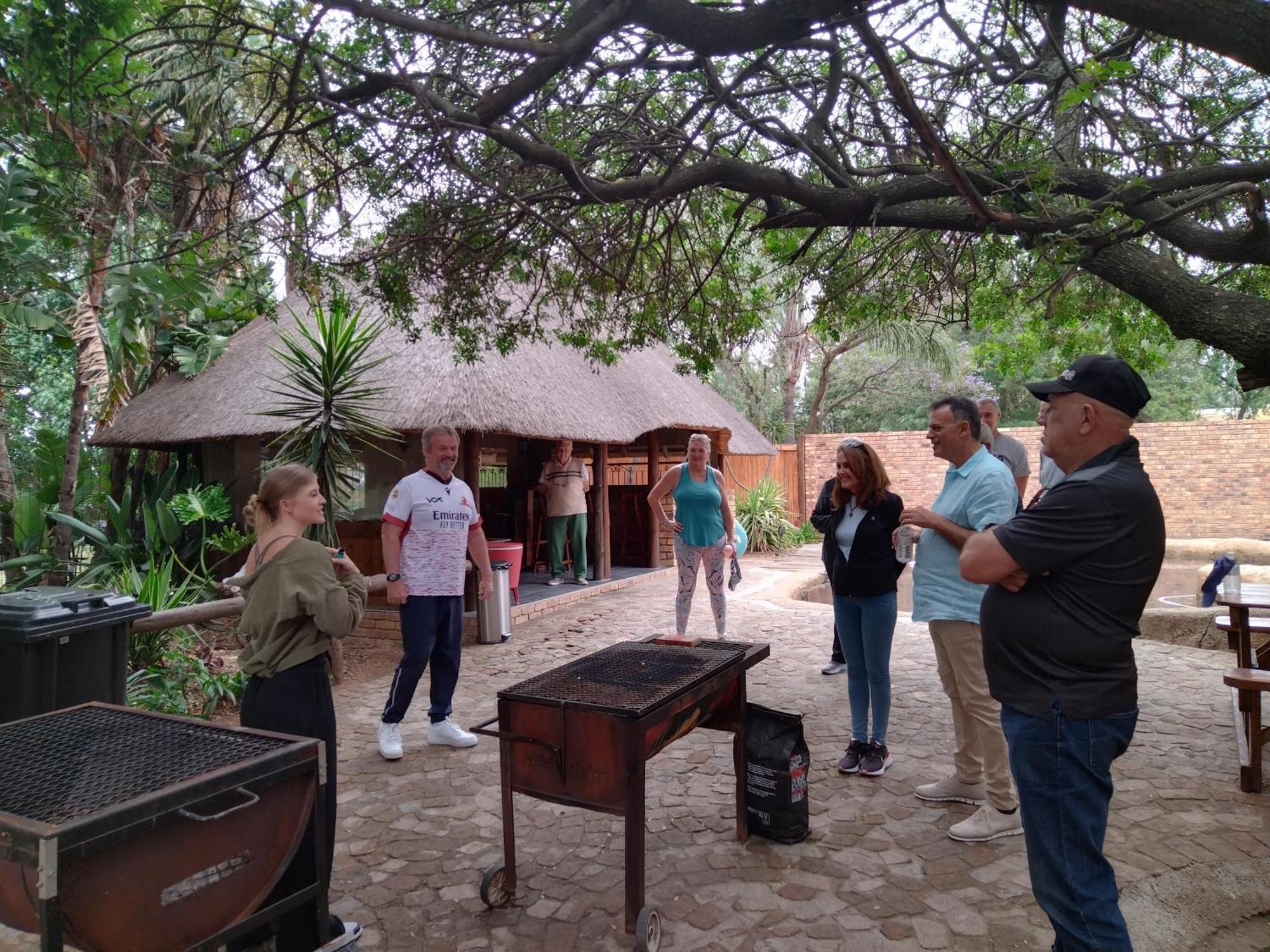 Khaya Africa Guesthouse Midrand Buitenkant foto